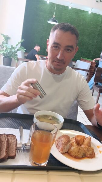  ,   Ruslan, 38 ,   ,   , c 