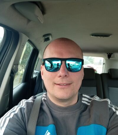  ,   Alex, 42 ,   ,   