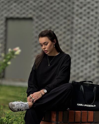  ,   Nika, 25 ,   ,   