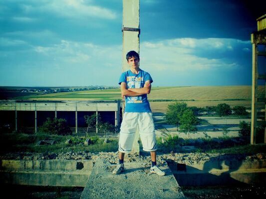  ,   Eduard, 29 ,   