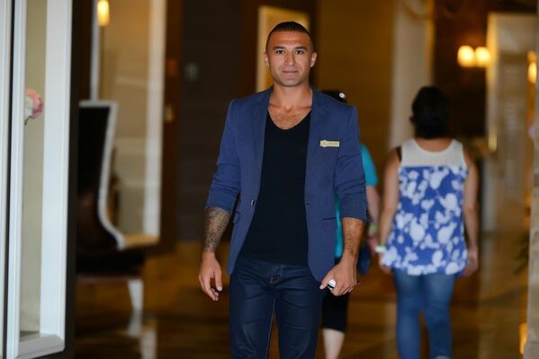  Cine,   Levent, 40 ,   ,   , c 