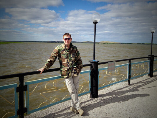  ,   Alex, 41 ,   