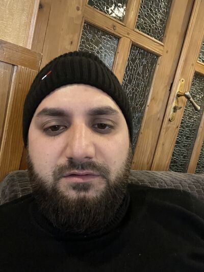 ,   Emil, 34 ,   ,   