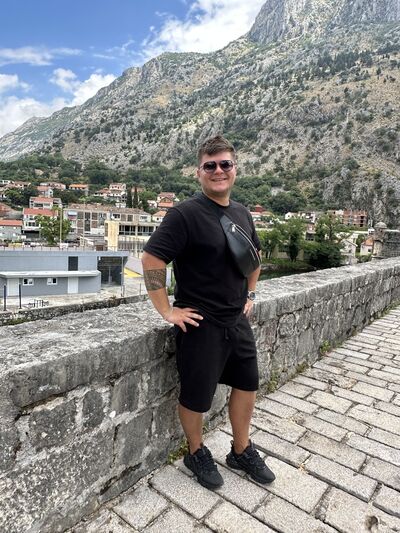  ,   Vladislav, 33 ,   ,   