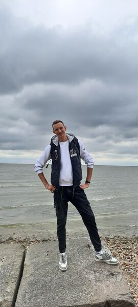  ,   Valery, 32 ,   ,   