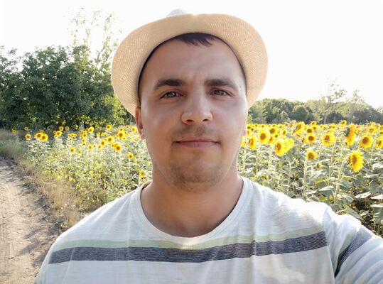  ,   Veaceslav, 33 ,   ,   