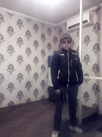  ,   Bek, 32 ,   ,   , c 