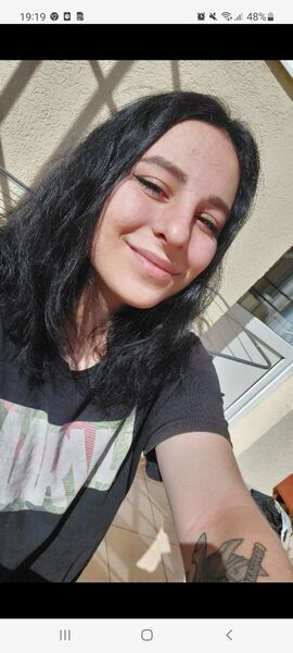  ,   Viktoria, 22 ,   ,   