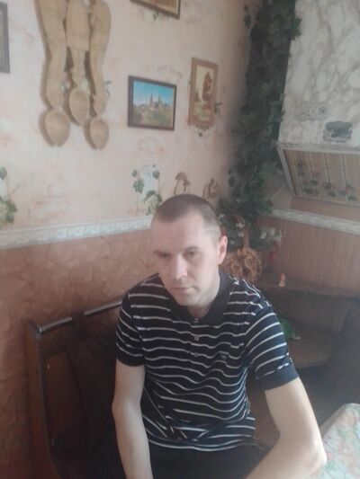  ,   Artem, 32 ,   ,   