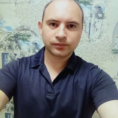  ,   Anton, 37 ,   ,   