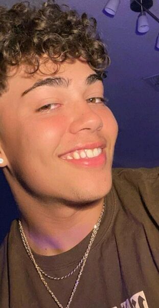  ,   Mario, 24 ,   ,   