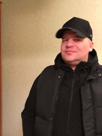  ,   Denis, 41 ,   c 