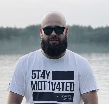  ,   Artem, 38 ,   