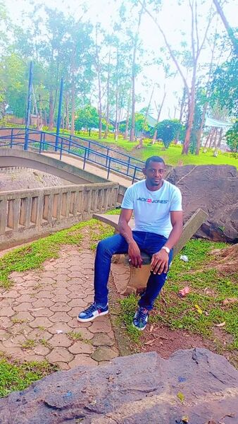  ,   Claude, 39 ,   ,   