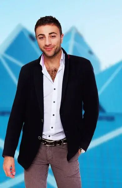  ,   Armen, 38 ,   ,   