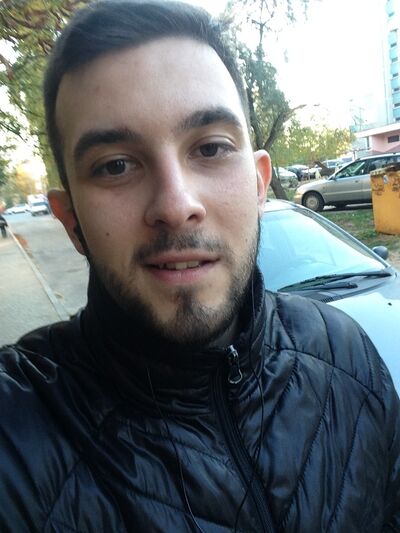  ,   Alex, 33 ,   