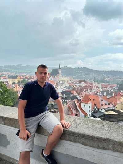  -,   Mikola, 28 ,   ,   