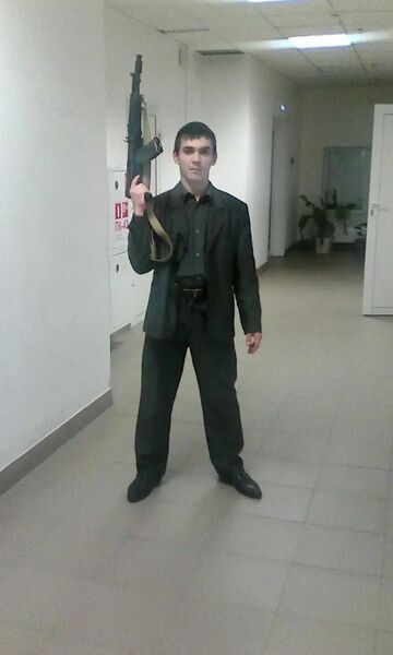  ,   Viktor, 37 ,   ,   , c 