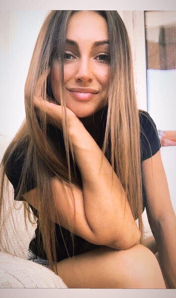  ,   Elena, 28 ,  