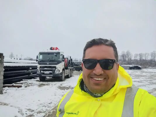  ,   Rahul, 35 ,   ,   