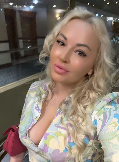  ,   Ilona, 30 ,   ,   