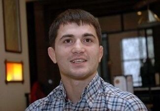  ,   Robi, 42 ,   ,   , c 