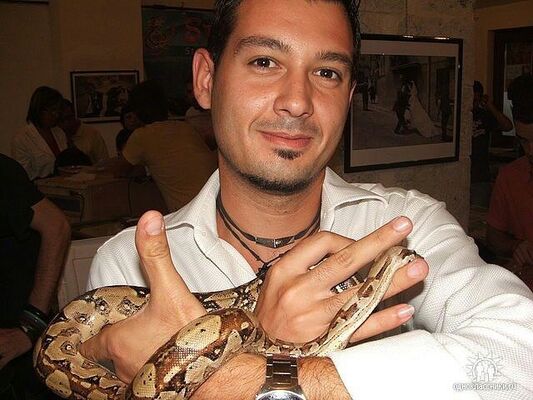  ,   Alehandro, 49 ,   ,   , c 