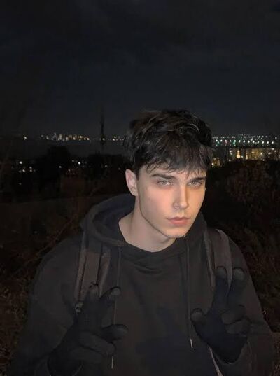  Bielany Wroclawskie,   Steven Hopki, 25 ,   ,   