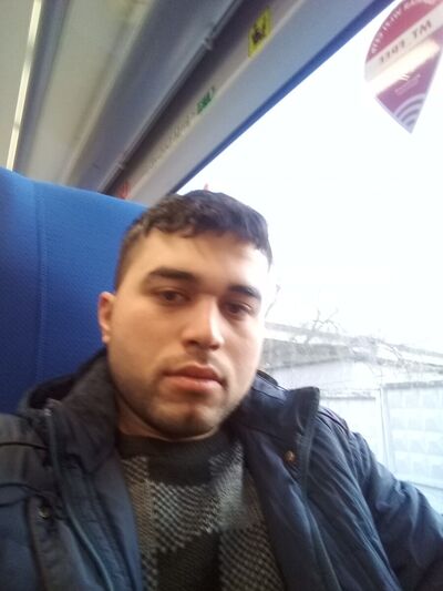  ,   Umidbek, 30 ,  