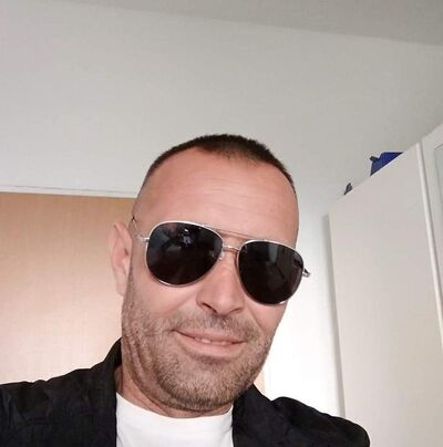  ,   Valentin, 44 ,   ,   