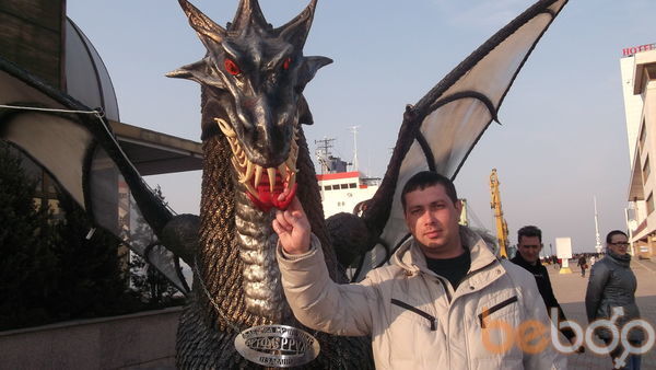  ,   Viktor, 43 ,   