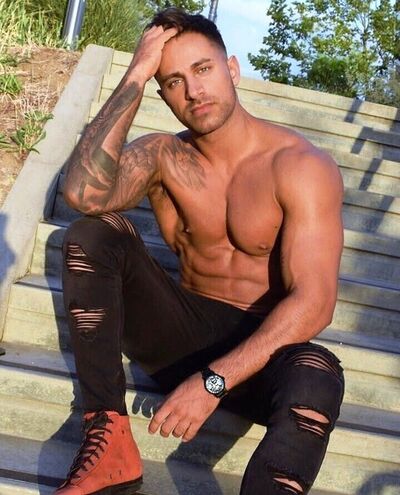  ,   Victor, 43 ,   ,   