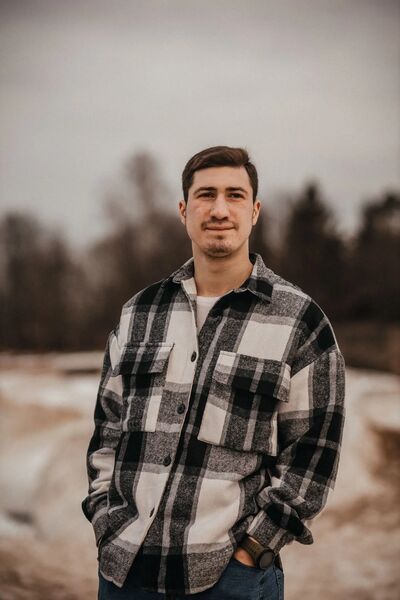   ,   Denis, 25 ,   ,   
