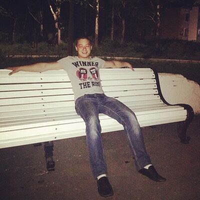  -,   Artem, 32 ,   