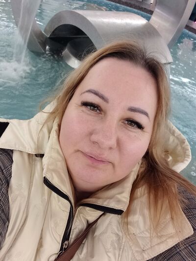  ,   Sabrina, 40 ,   ,   