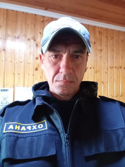 ,   Mihail, 42 ,   ,   