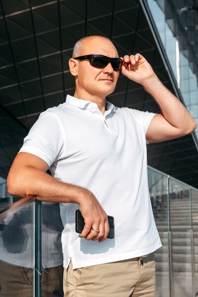  ,   Viktor, 45 ,   ,   