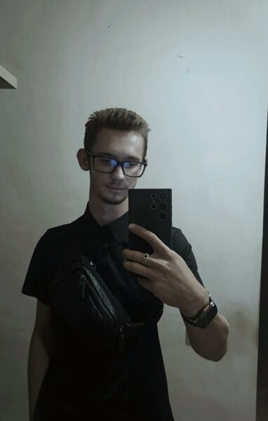  ,   Vlad, 20 ,   ,   