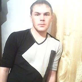  8410272  Viktor, 31 ,    