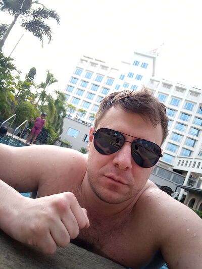  ,   Lui, 36 ,   ,   