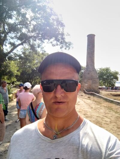  ,   Andrei, 44 ,  