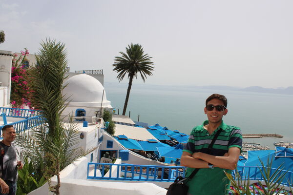  Triolet,   Irfaan, 26 ,   ,   , c , 