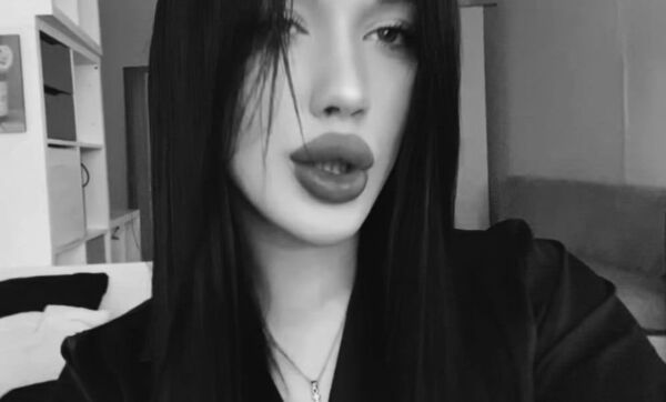  ,   Veronika, 19 ,   