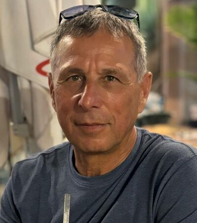  ,   Sergio, 60 ,   