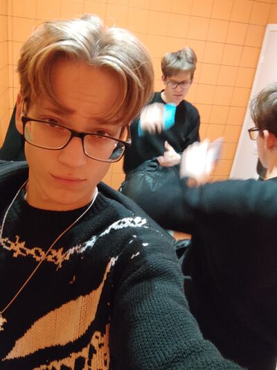 ,   Niki, 20 ,   ,   