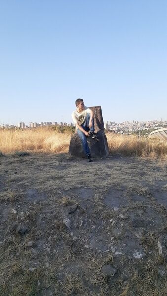  ,   Artur, 24 ,  