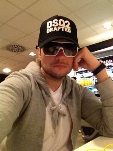  8764972  Viktor, 54 ,    