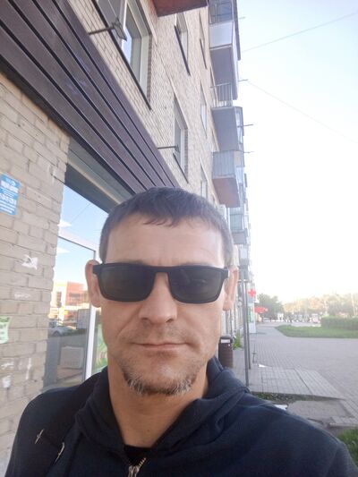  ,   Artem, 36 ,  