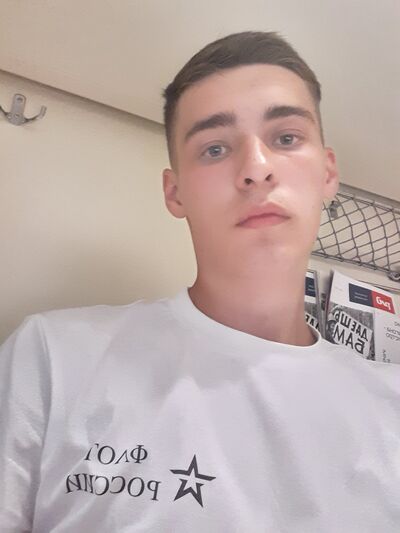  ,   Maxim, 22 ,   ,   , c , 