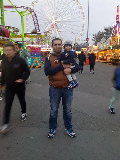  ,   Petre, 37 ,   